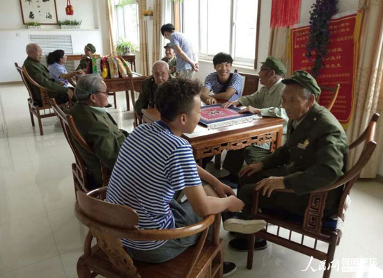 ���^�F���I(y��)���g(sh��)�W(xu��)Ժ�Ӱ��tɫС���(du��)�����Ӱ���һ����Ժ�����ϱ���