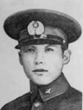 鐺��ģ�1916�꣭1937��8��17�գ����|�����(zh��n)�ˣ���܊��5���մ��(du��)�w�ІT�� ����һ�ˡ���׃�����܊����У���ڮ��I(y��)��1937��8��17�������ٵ�����(du��)�Zը�Ϻ����Ĵ�·��܊�܊˾��r(sh��)�����ձ�܊�(du��)֮�����ړ������C(j��)������鐺�����������딳����┵(sh��)ʮ���ձ�ʿ������������鐺��Ĳ�������(d��ng)�����w�ІT����֘�����������܊��֮�������һ�w�ӏ��Ԛ�ѳ��(gu��)��������������һ����������Ӣ����