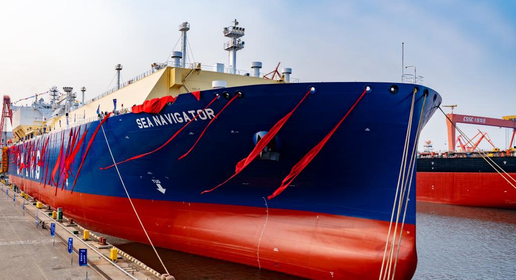 我國(guó)造LNG船“海瀚”輪在大連交付